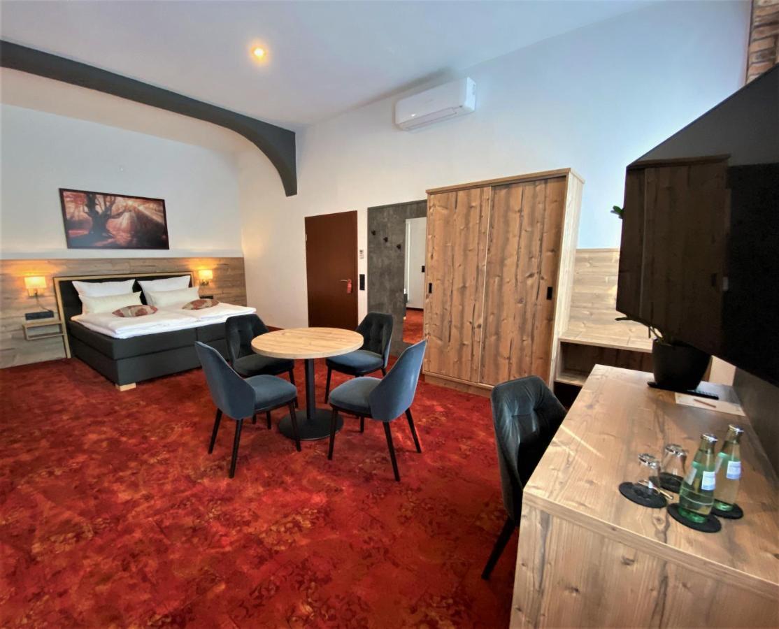 Hotel Friedchen Mit Eigener Fleischerei Artern Ngoại thất bức ảnh