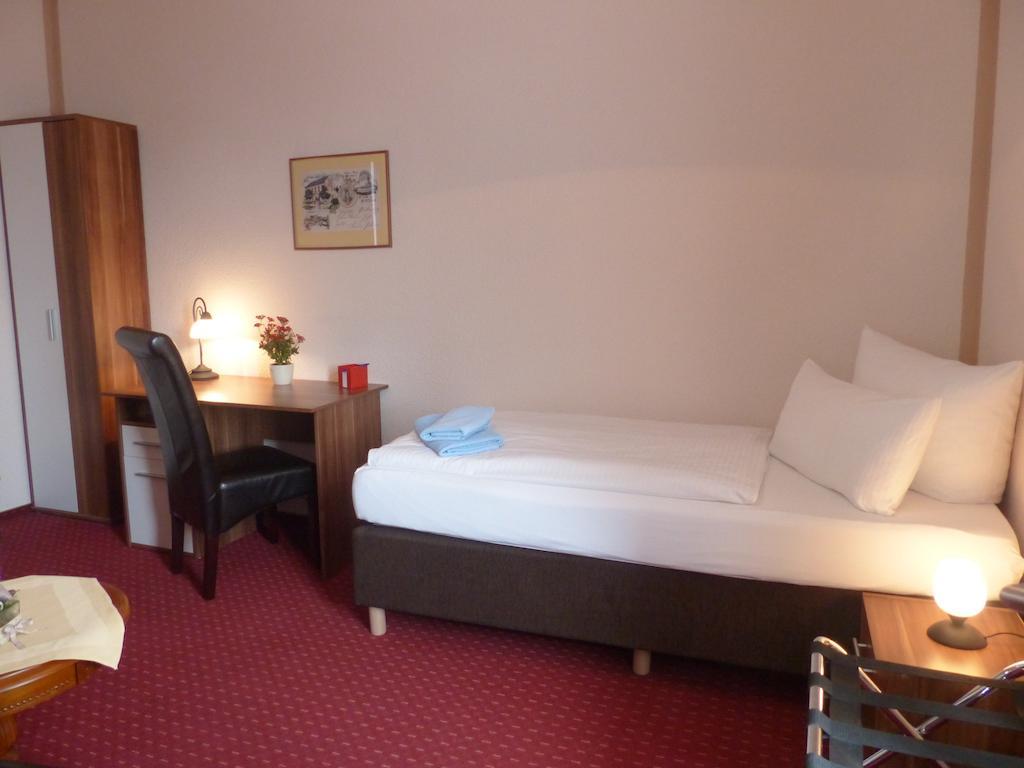 Hotel Friedchen Mit Eigener Fleischerei Artern Phòng bức ảnh