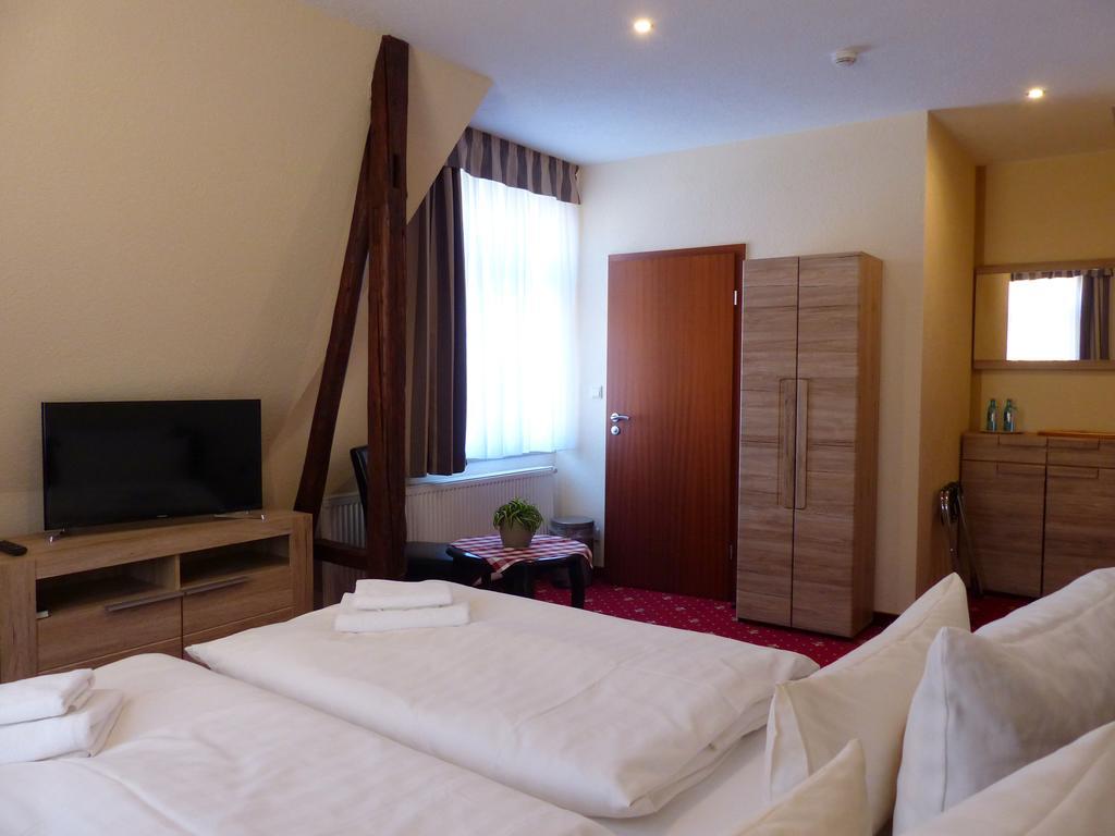 Hotel Friedchen Mit Eigener Fleischerei Artern Ngoại thất bức ảnh